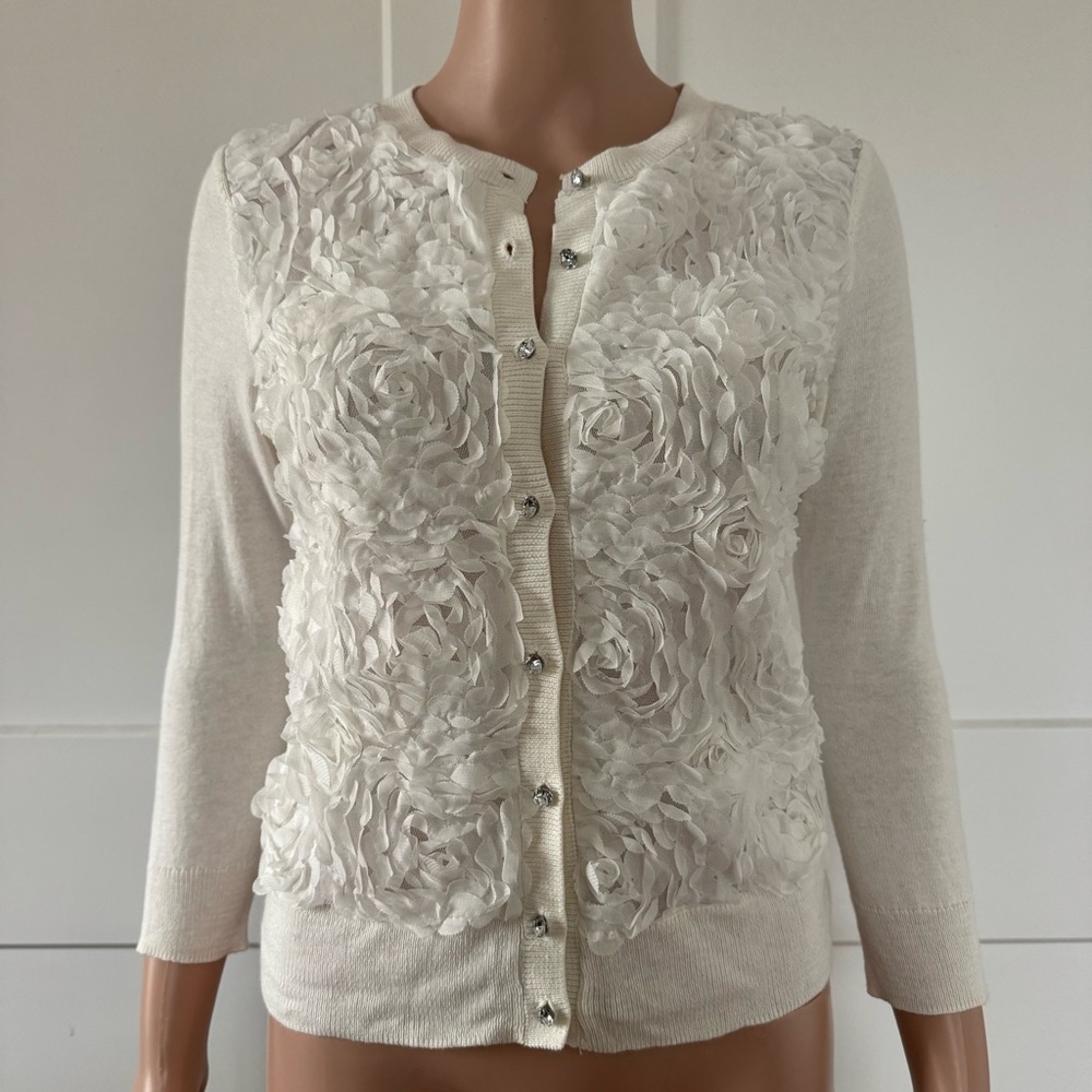 New York Company NYCO Light Cream 3D Floral Jewel Buttons Cardigan Sweater XS